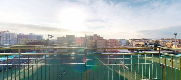 4 rooms Apartment in San Giorgio a Cremano, Italy No. 17732 2