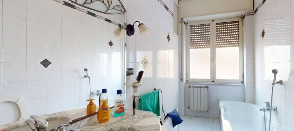 4 rooms Apartment in San Giorgio a Cremano, Italy No. 17732 5