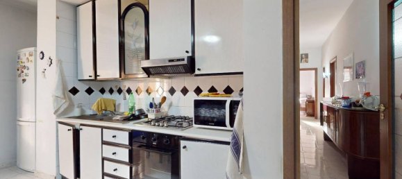 4 rooms Apartment in San Giorgio a Cremano, Italy No. 17732 12