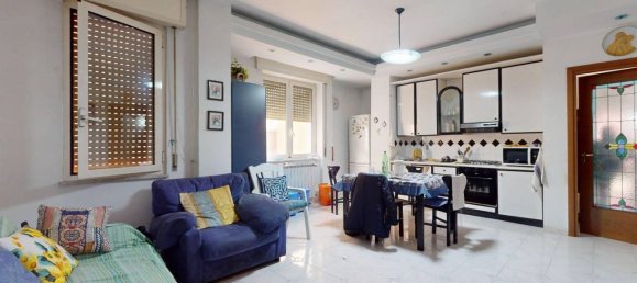 4 rooms Apartment in San Giorgio a Cremano, Italy No. 17732 6