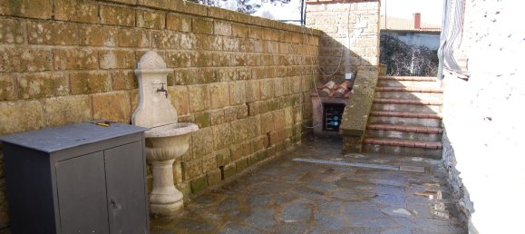 3 rooms Apartment in Sorano, Italy No. 256278 9