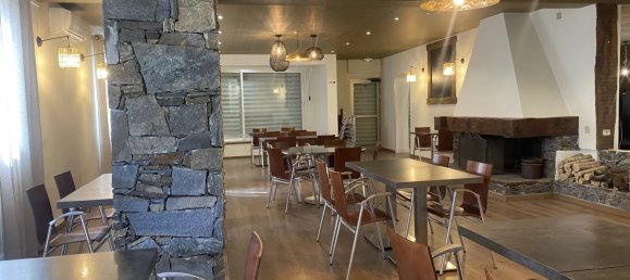 Edificio en Lucciana, France 480 m² No. 79831 4