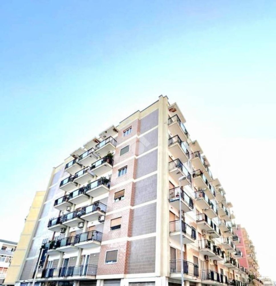 Apartamento T2 em Bari, Italy N.º 267358