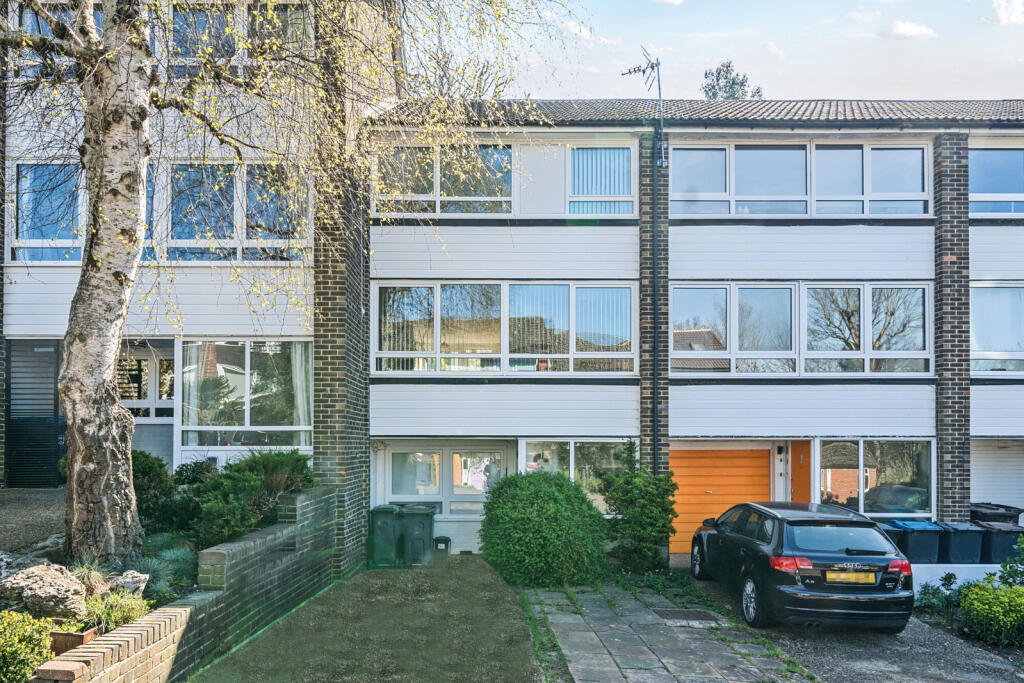 4 bedrooms House in London, United Kingdom No. 7706