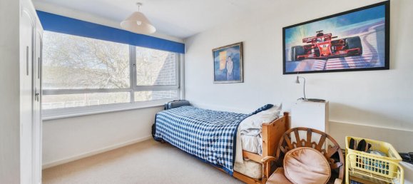 4 bedrooms House in London, United Kingdom No. 7706 7