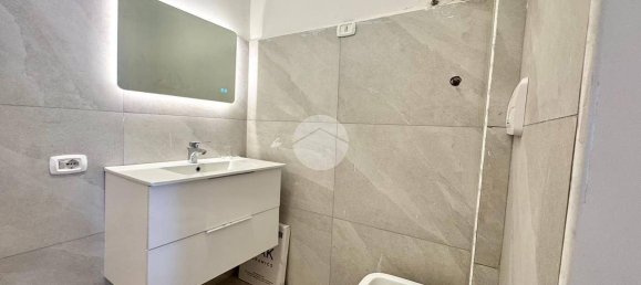 2 Schlafzimmer Wohnung in Naples, Italy, Nr. 375403 16