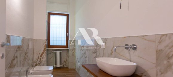 2 bedrooms Apartment in Verona, Italy No. 272517 3