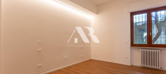 2 bedrooms Apartment in Verona, Italy No. 272517 13