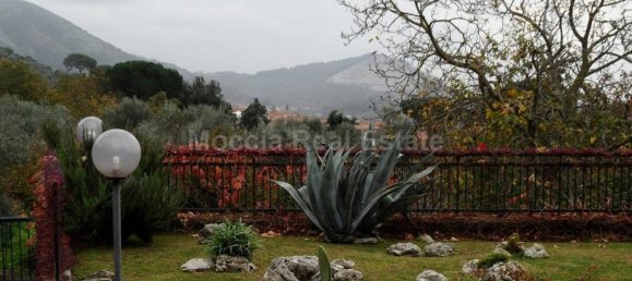 4 bedrooms Villa in Caserta, Italy No. 111592 12