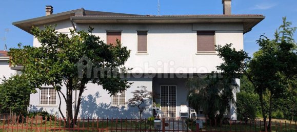 3 bedrooms Villa in Chiari, Italy No. 279669 2