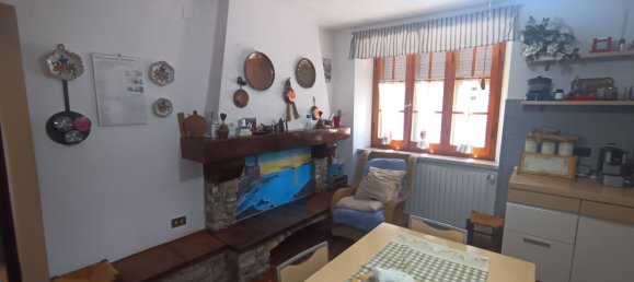 5 rooms House in Castelnuovo Magra, Italy No. 79925 6