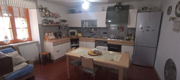 5 rooms House in Castelnuovo Magra, Italy No. 79925 4