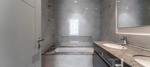 2 bedrooms Apartment in Burj Khalifa, UAE No. 95987 9