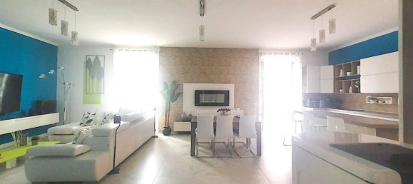 Квартира с 4 комнатами в Авеллино, Италия № 227631 6