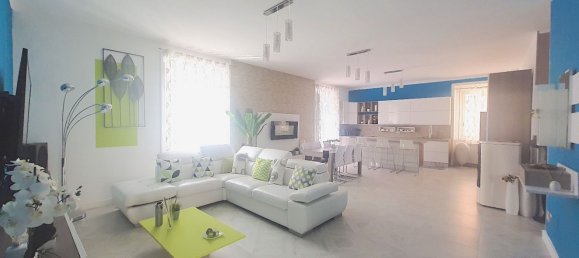 Квартира с 4 комнатами в Авеллино, Италия № 227631 3