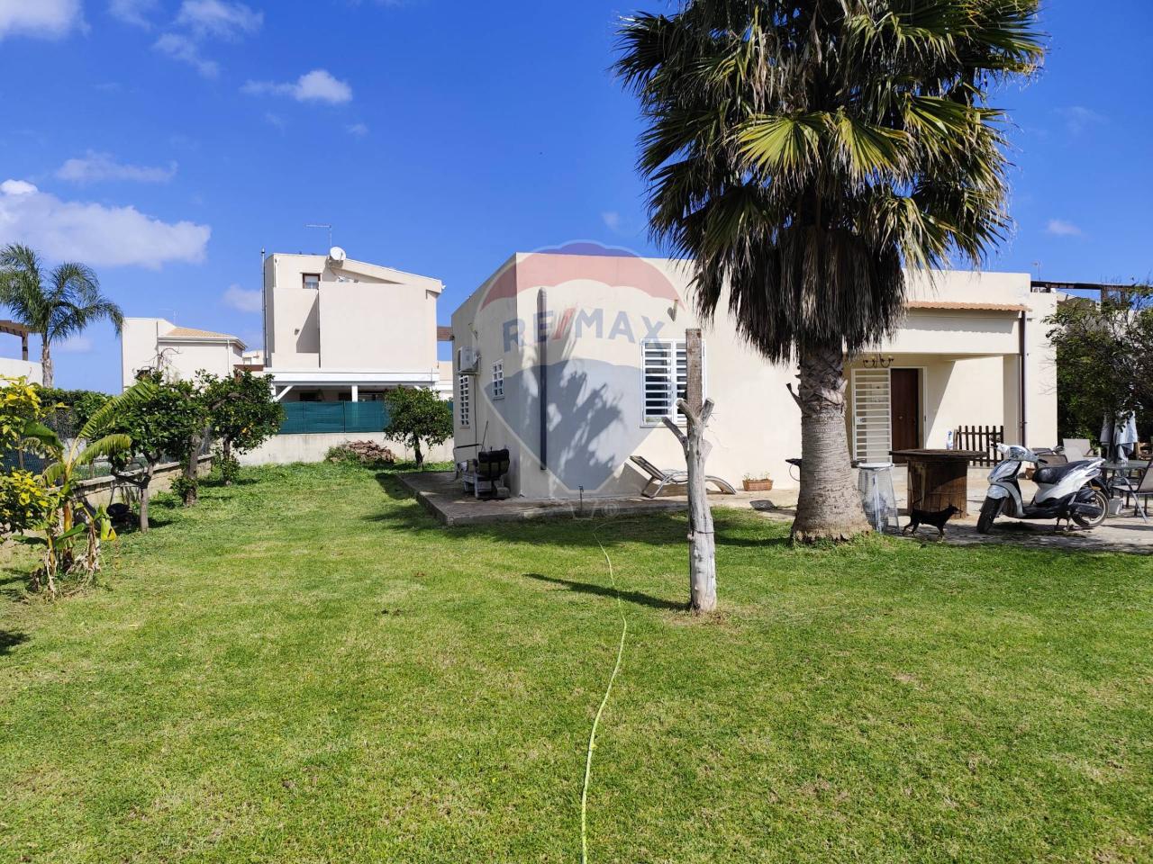 4-salle Villa à Syracuse, Italy No. 247220