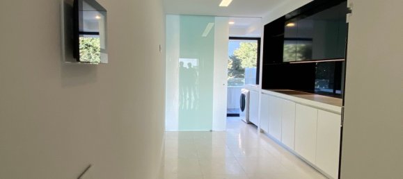 3 bedrooms Apartment in Porto, Portugal No. 132221 9