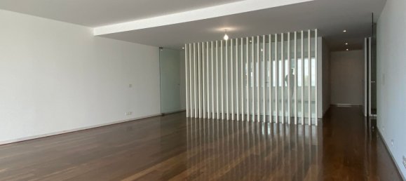 3 bedrooms Apartment in Porto, Portugal No. 132221 4