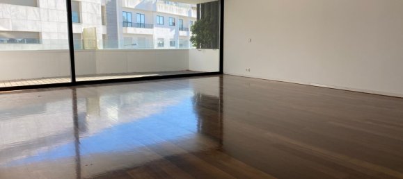 3 bedrooms Apartment in Porto, Portugal No. 132221 22