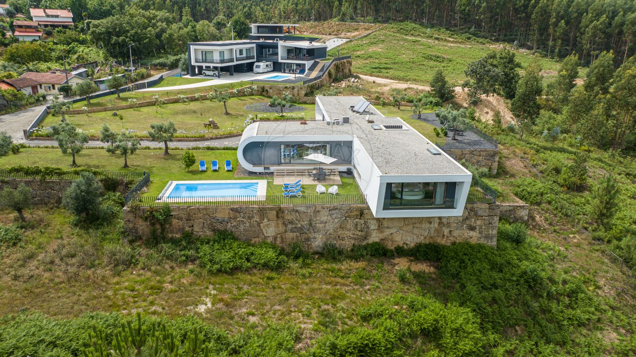 Дом с 3 спальнями в Селорику ди Башту, Португалия № 177253