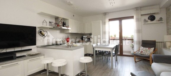 2 bedrooms Apartment in Legnano, Italy No. 319874 3