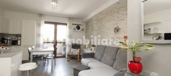 2 bedrooms Apartment in Legnano, Italy No. 319874 2