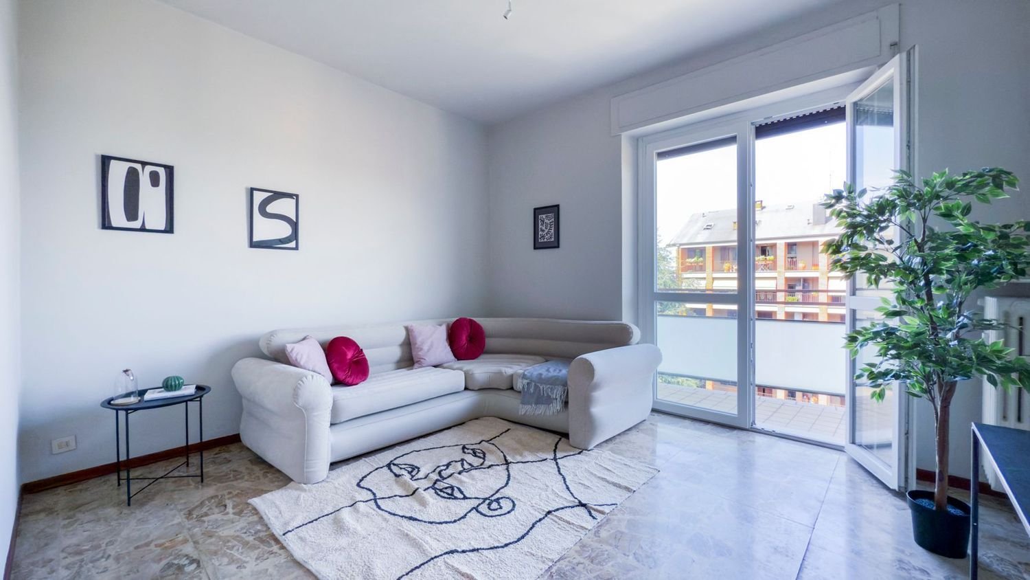 2 rooms Apartment in Como, Italy No. 294875