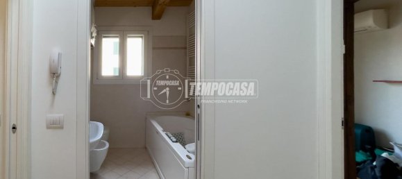 3 rooms Apartment in Ferrara, Italy No. 173360 15