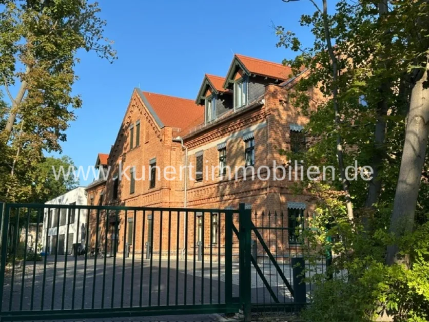 Propiedad comercial de 24 habitaciónes en Saalekreis, Germany No. 346033