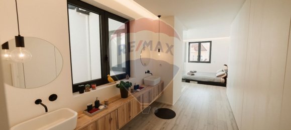 3 bedrooms House in Porto, Portugal No. 24219 2