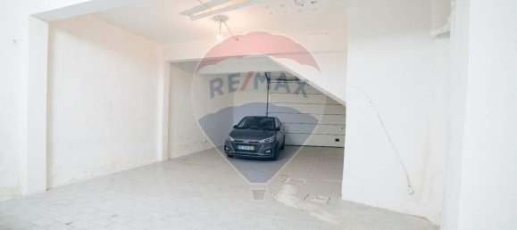 3 bedrooms House in Porto, Portugal No. 24219 6