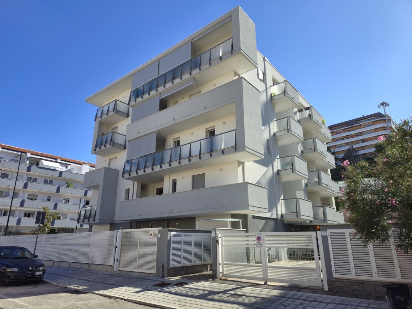 Квартира с 3 спальнями в Пескара, Италия № 338970