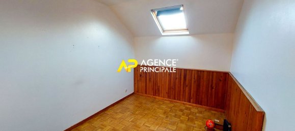 Casa de 3 dormitorios en Bezons, France No. 179221 10