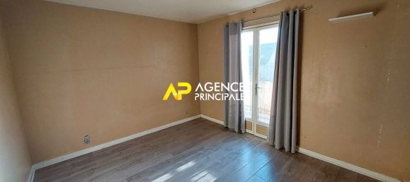 Casa de 3 dormitorios en Bezons, France No. 179221 11