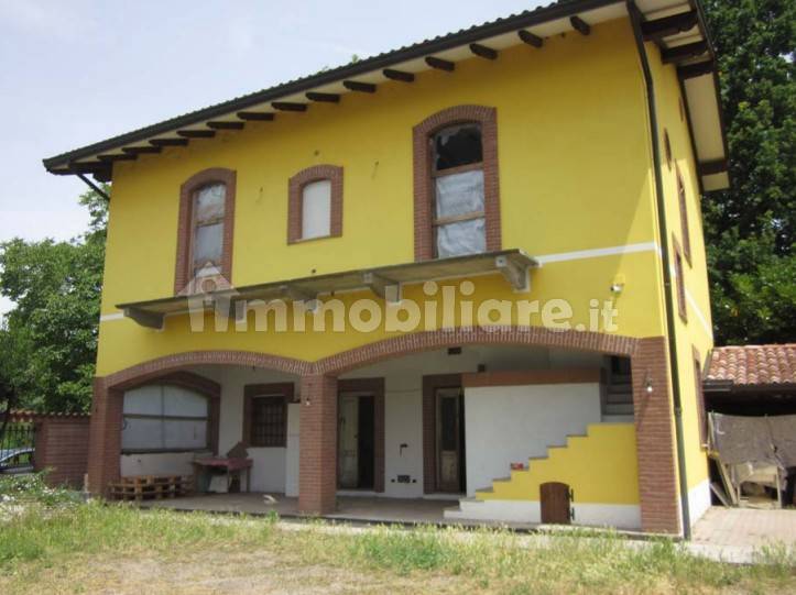 Apartamento de 5 habitaciónes en Robecco sul Naviglio, Italy No. 268503