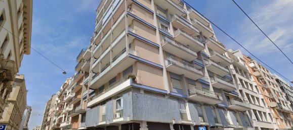 Apartamento T4 em Bari, Italy N.º 325458 2