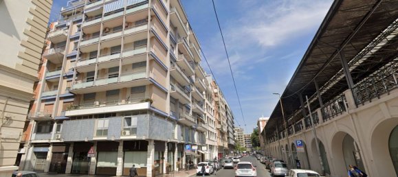 Apartamento T4 em Bari, Italy N.º 325458 3