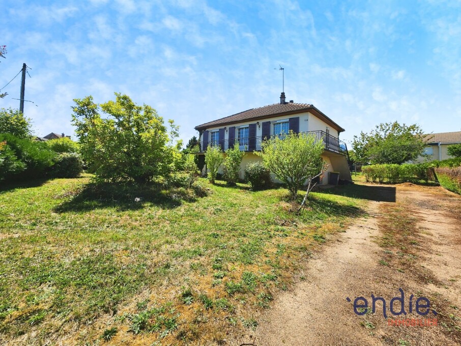 3 bedrooms House in Commentry, France No. 321390