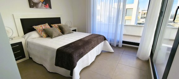 Вилла с 3 спальнями в Рохалес, Испания № 12475 8