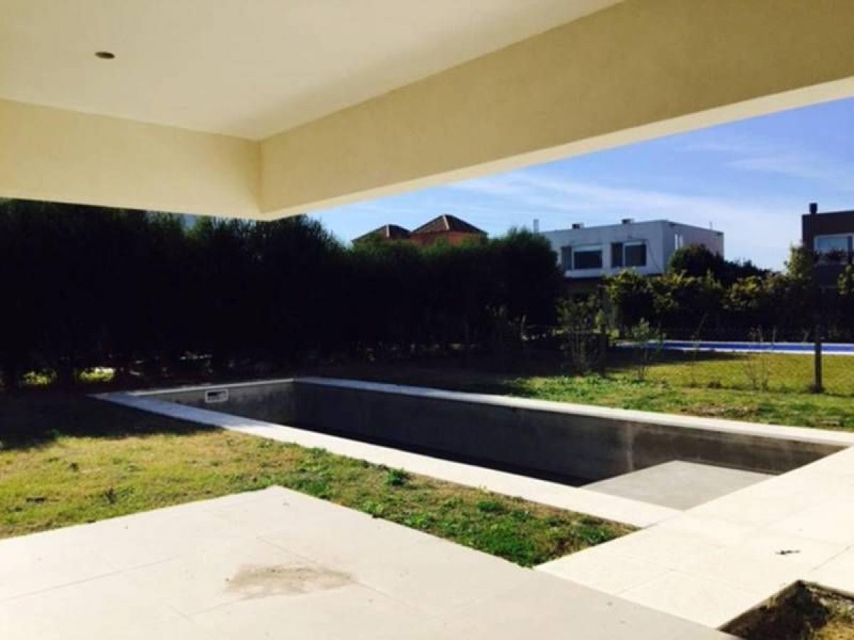 4 bedrooms House in Tigre, Argentina No. 17889