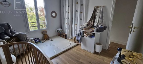 3 Schlafzimmer Villa in Colombes, France, Nr. 167558 10