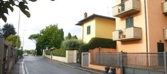 3-Zimmer Wohnung in Campi Bisenzio, Italy, Nr. 194941 2