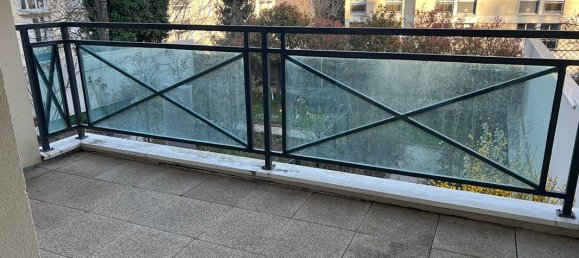 3 bedrooms Apartment in Suresnes, France No. 164021 8