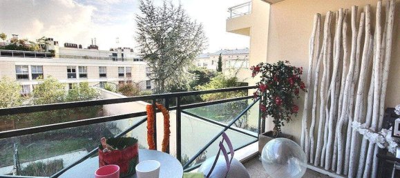 3 bedrooms Apartment in Suresnes, France No. 164021 11