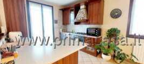 Дом с 5 комнатами в Карпи, Италия № 16384 9