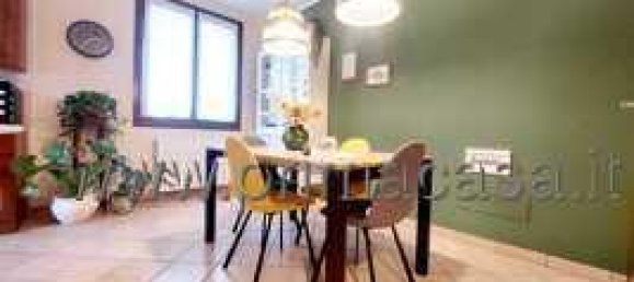 Дом с 5 комнатами в Карпи, Италия № 16384 2