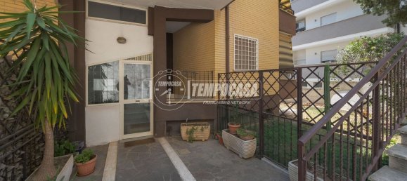 2 rooms Apartment in Rome, Italy No. 98441 5