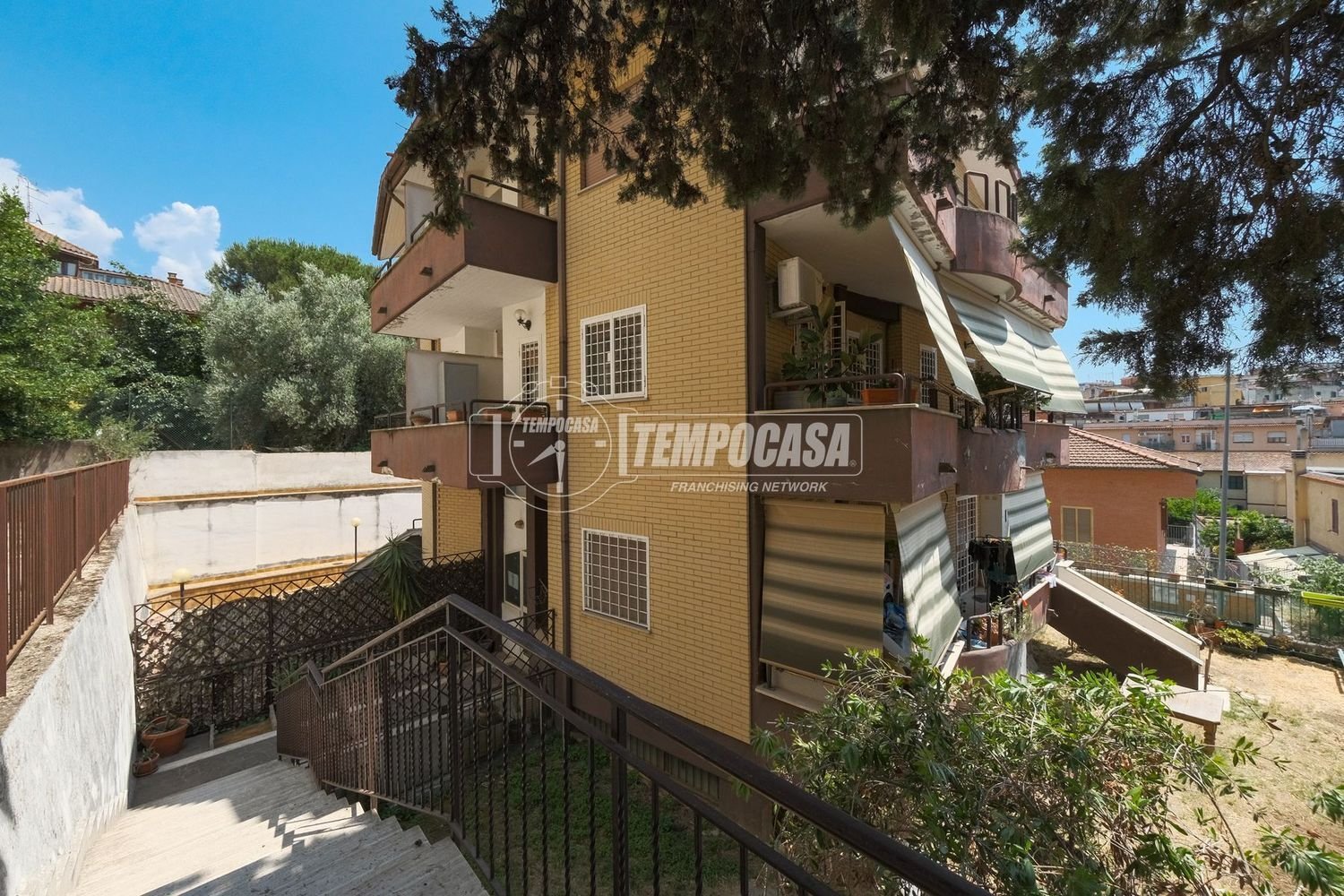 2 rooms Apartment in Rome, Italy No. 98441