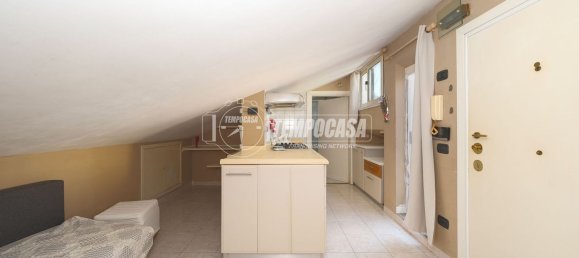 2 rooms Apartment in Rome, Italy No. 98441 8
