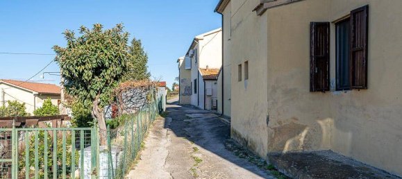 2 bedrooms Apartment in Gavorrano, Italy No. 91104 3